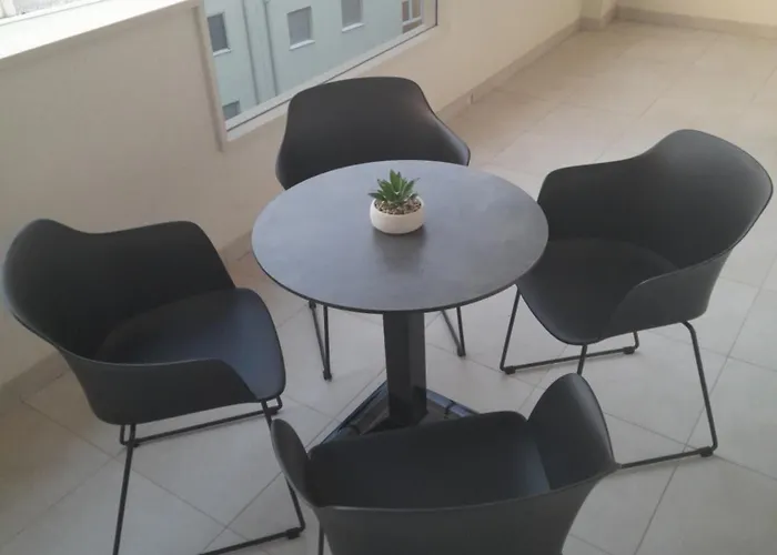Kate Apartman