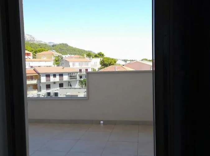 Kate * Μακάρσκα